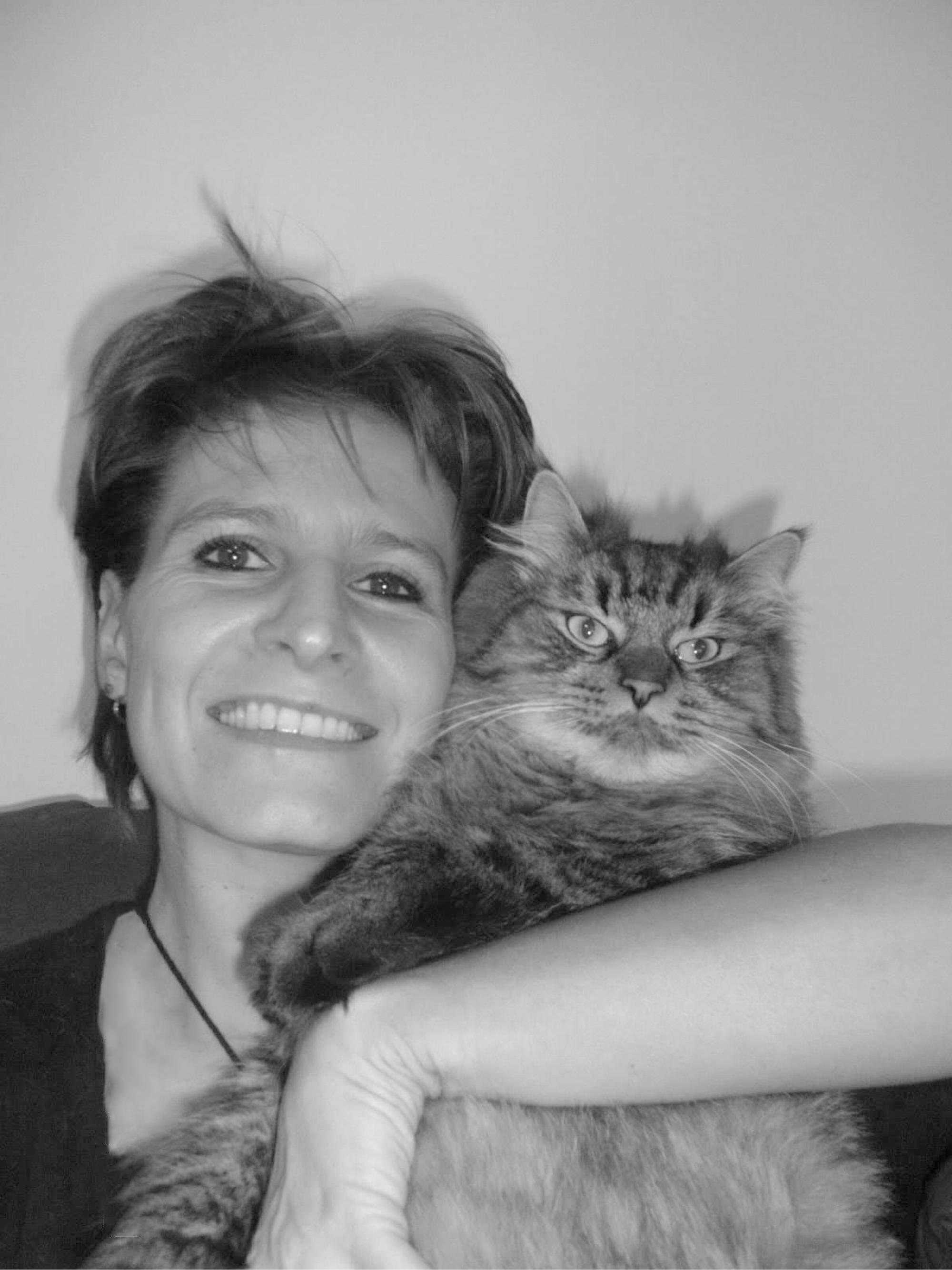 Mag. Birgit Kopschar mit Katze